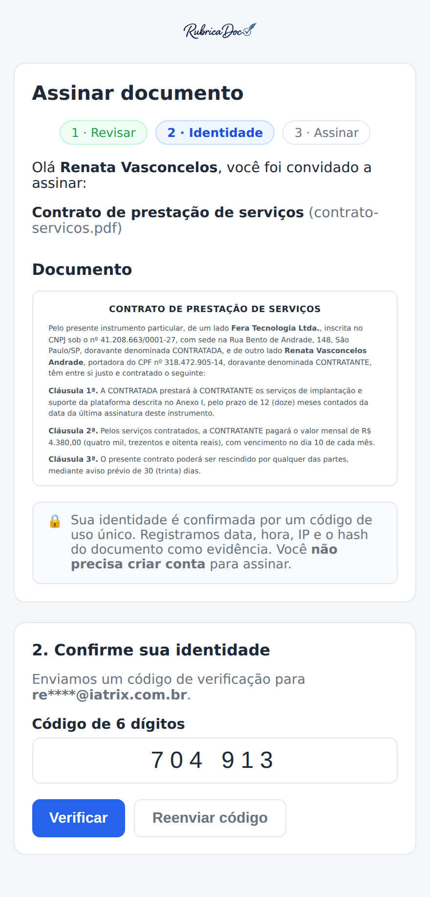 Tela de assinatura do RubricaDoc: passos revisar, identidade e assinar, o documento em leitura e o campo do código de seis dígitos.